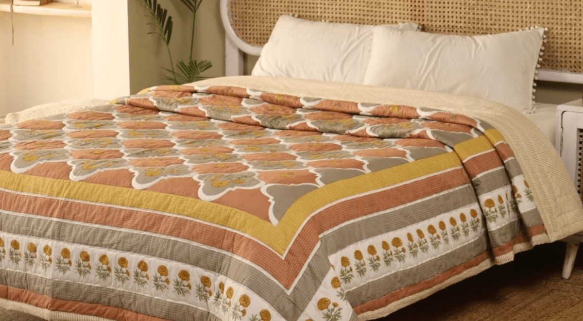 Quilt vs Blanket: What’s the Difference & Which Is Better for You?