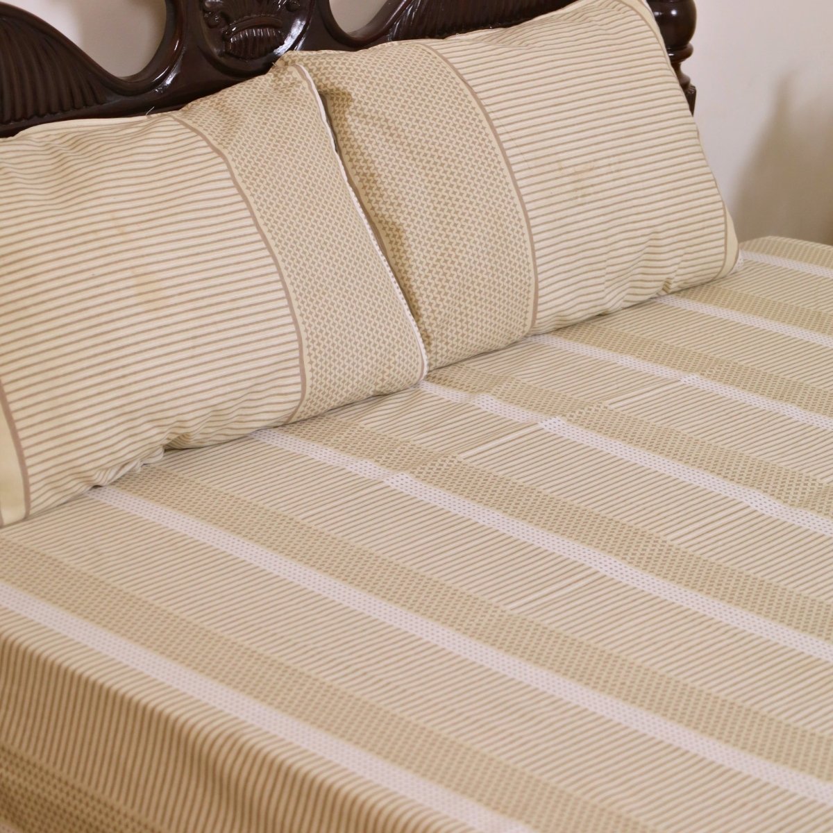 Beige & White Pure Cotton Textured Bedsheet | Queen and King Size | Handprinted