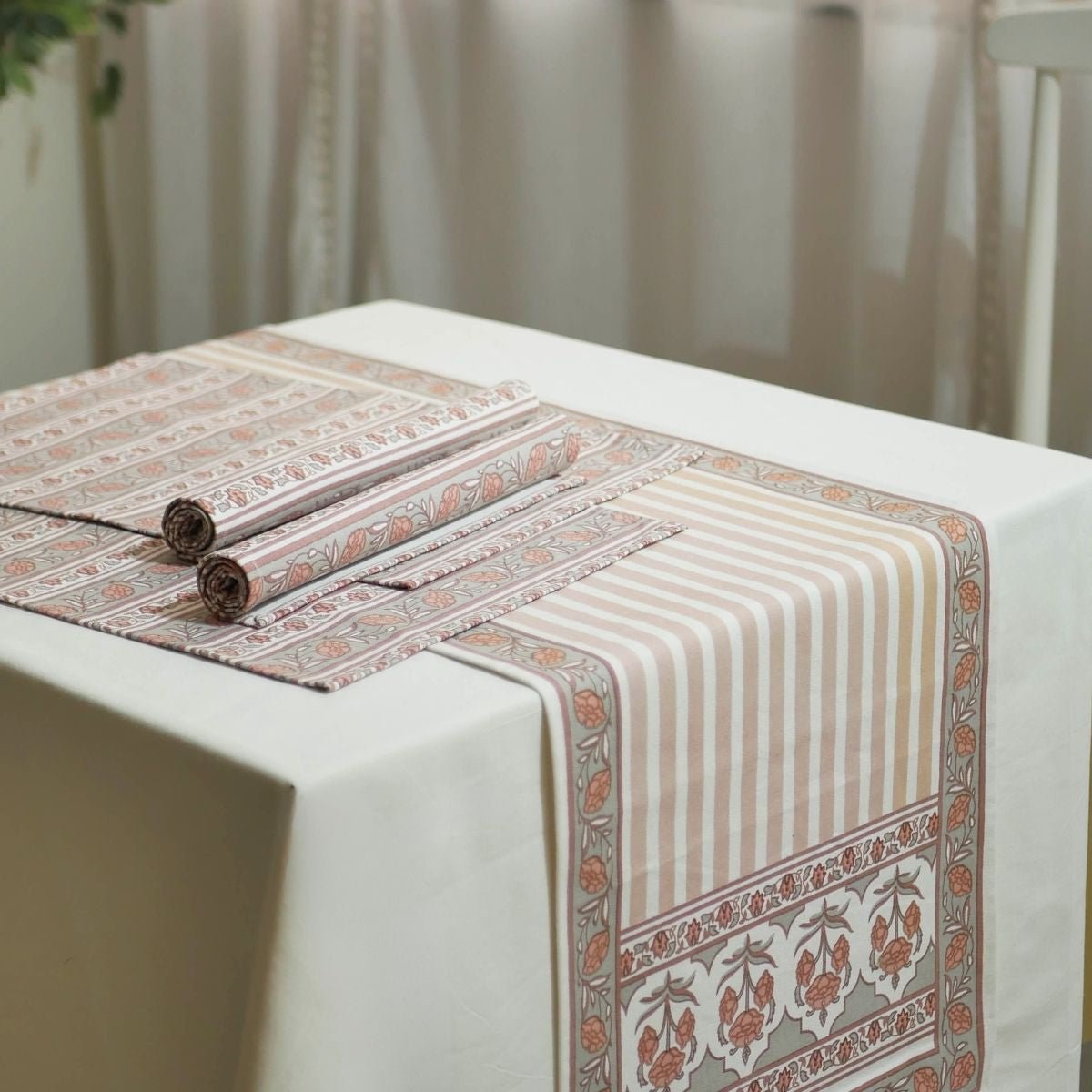 Cotton Dining Table runner and Table Mat in Dusty Pink and Off-white | Set of 4 and 6