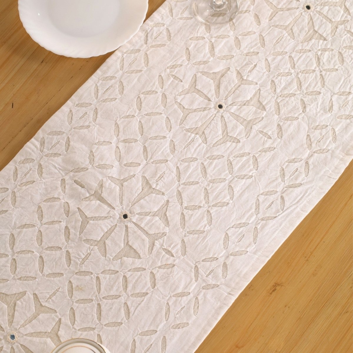 Dining Table Runner In Lily White Applique Cutwork Cotton With Mirrors | 6 Seater
