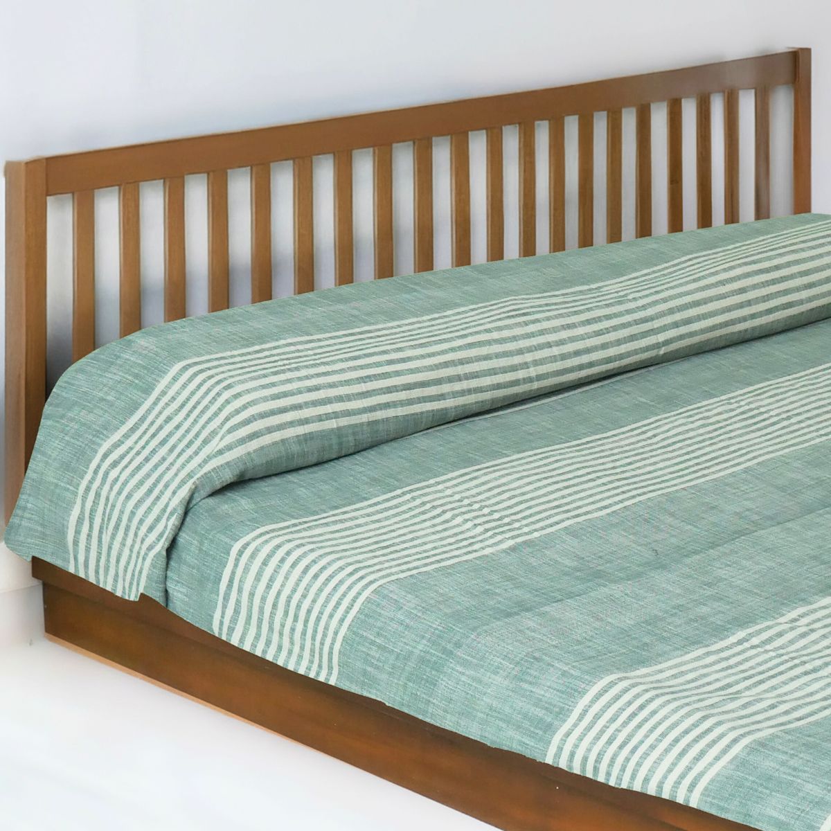 Green and Off-white Cotton Handwoven Double Bed cover | Queen Size | Striped