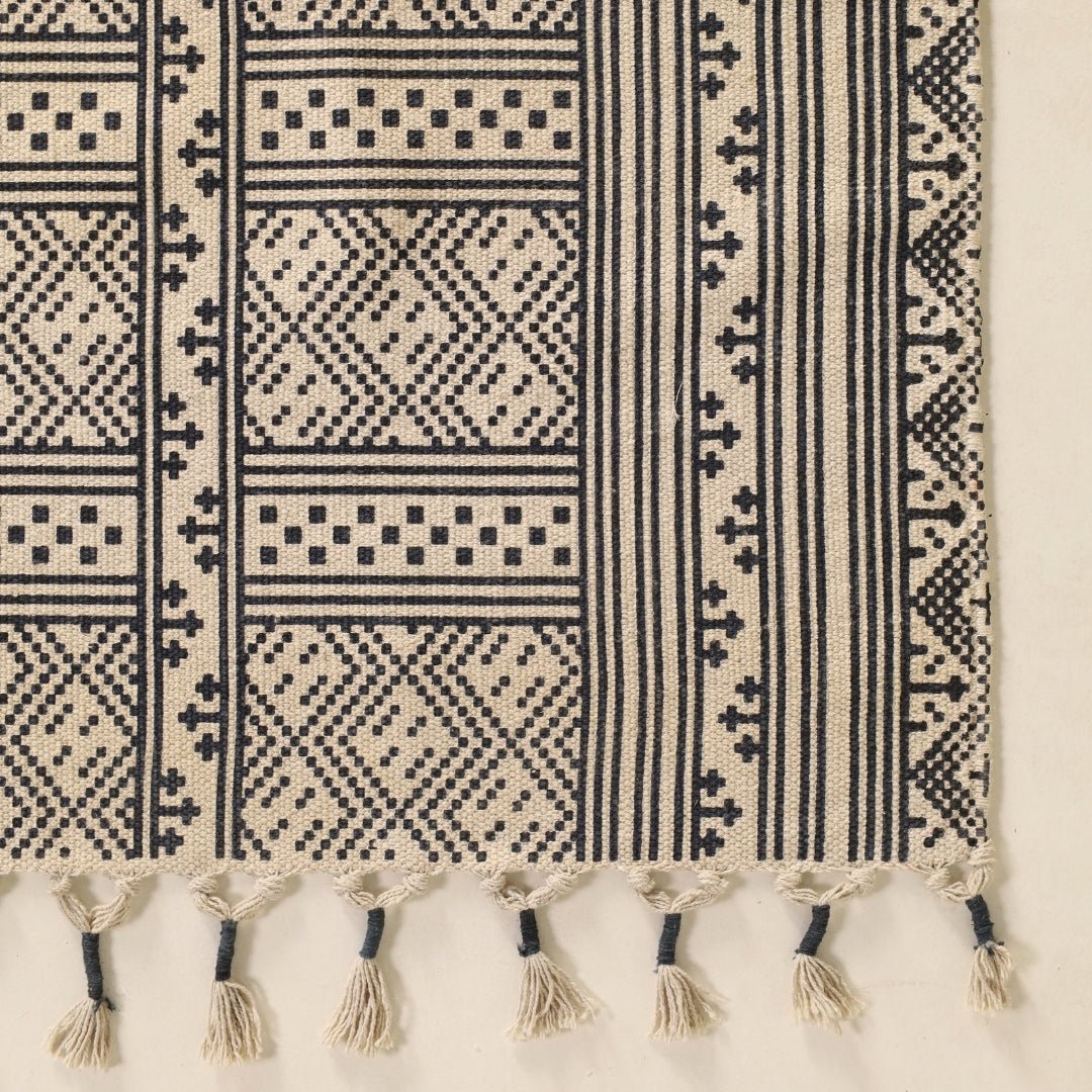 Handprinted Cotton Floor Rug for Living Room and Bedroom in Monchrome Colour| Soft Washable Rug