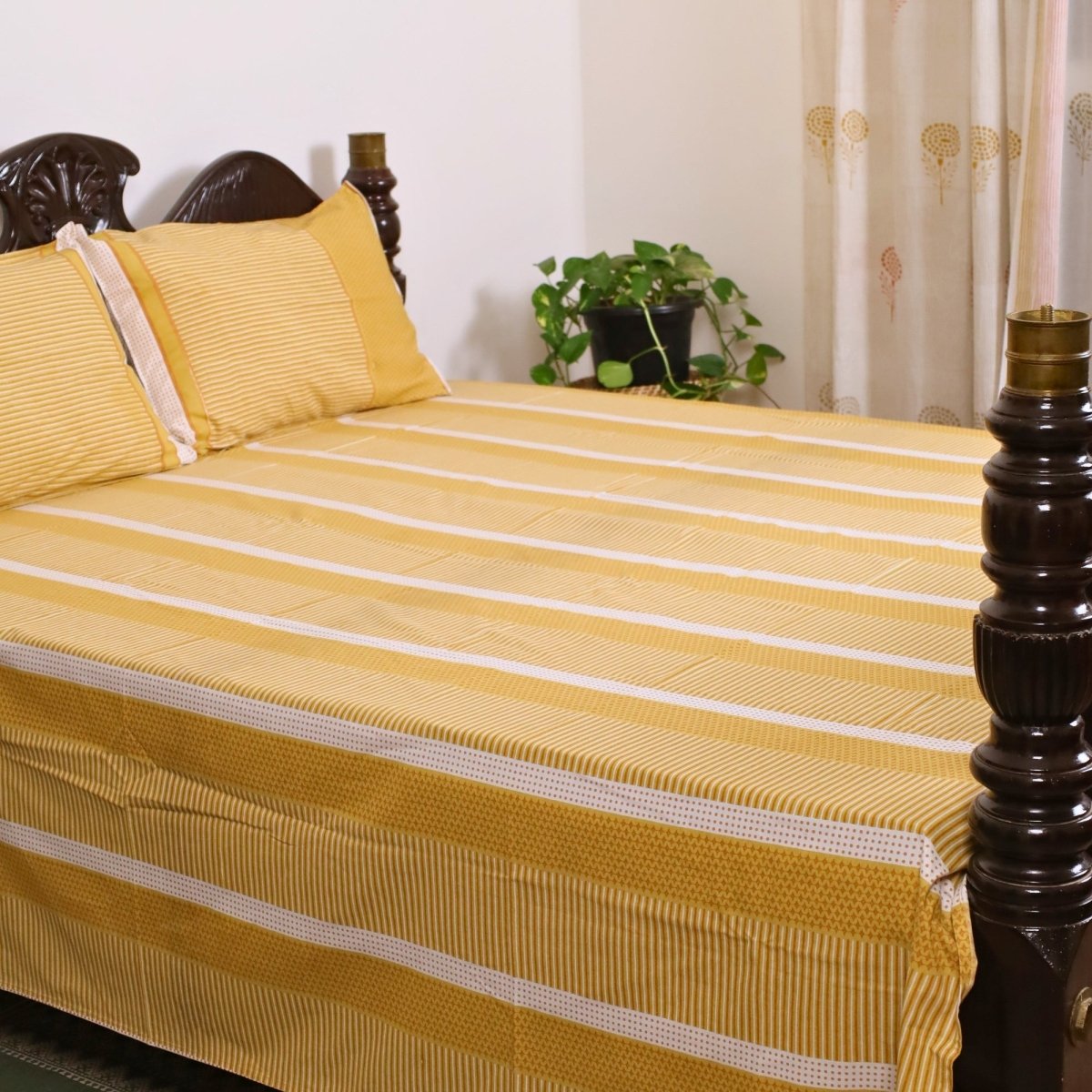 Mustard Gold and Off white Textured design along with Pillow Cover | Single Bed Size