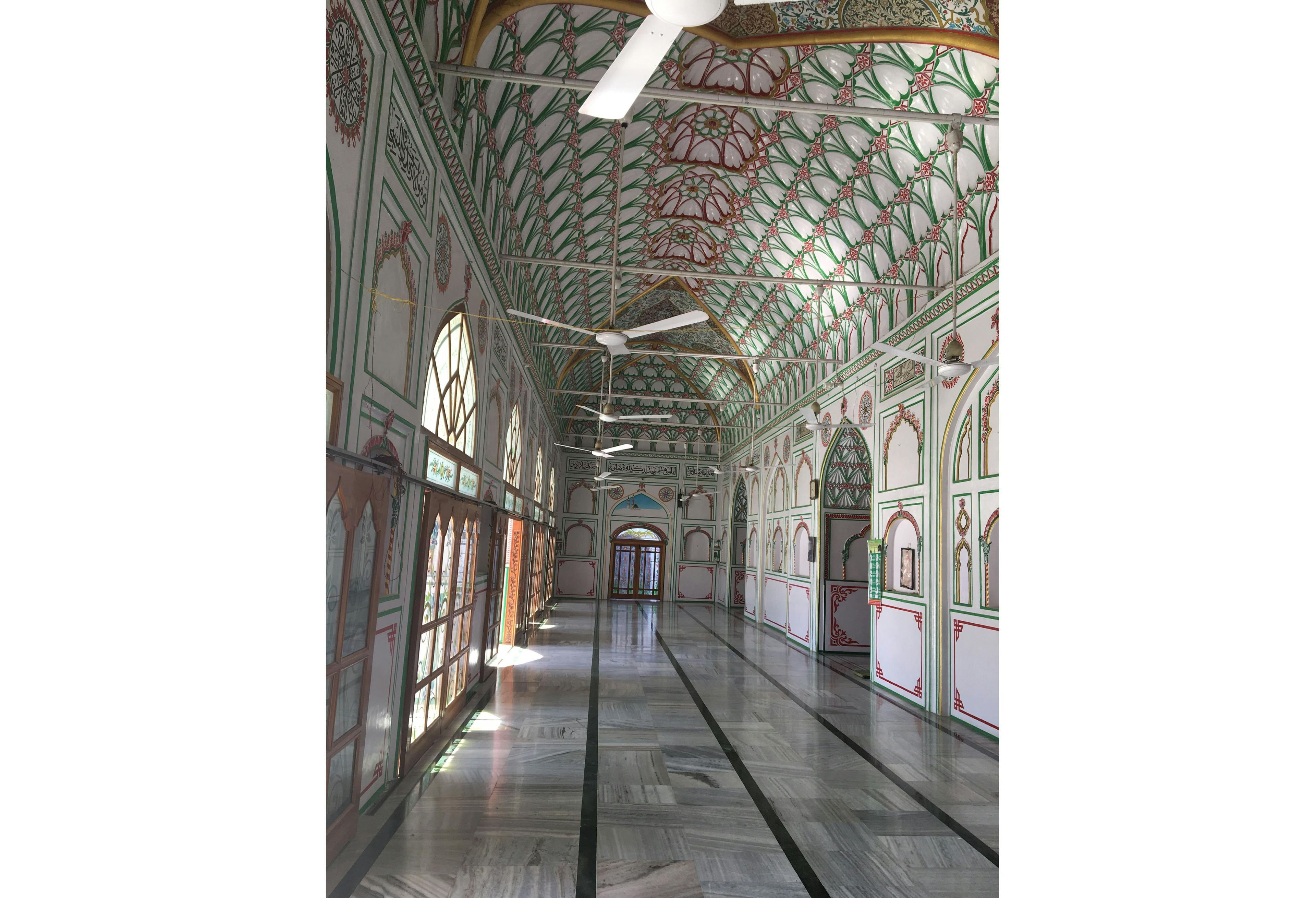 Interiors Jama Masjid, Pilibhit