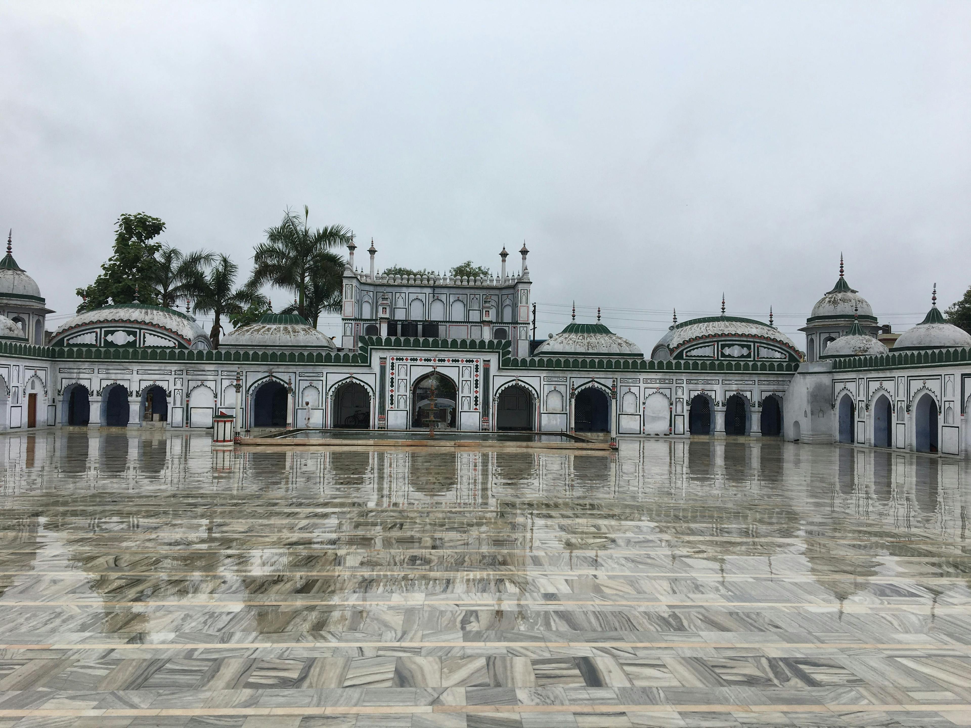 Jama Masjid, Pilibhit courtyard