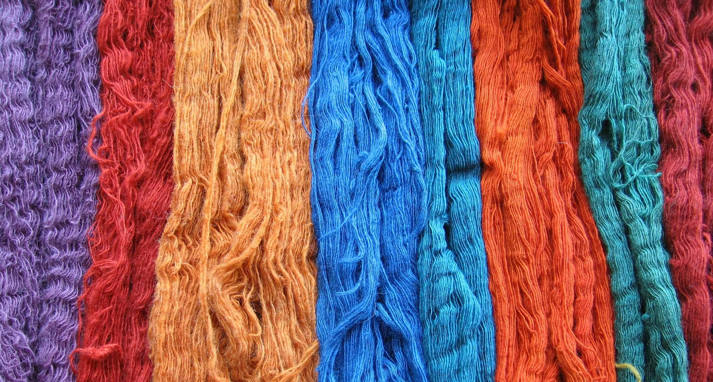 Natural dyed yarn