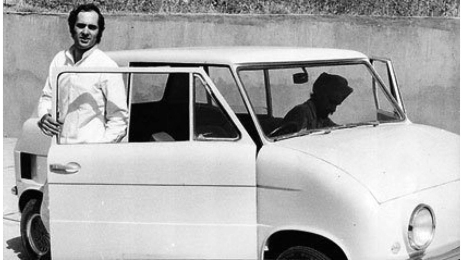 Sanjay Gandhi with first ever Maruti car | Mororoid