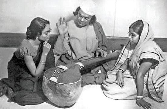 Nazrul teaching Nazrul Geeti