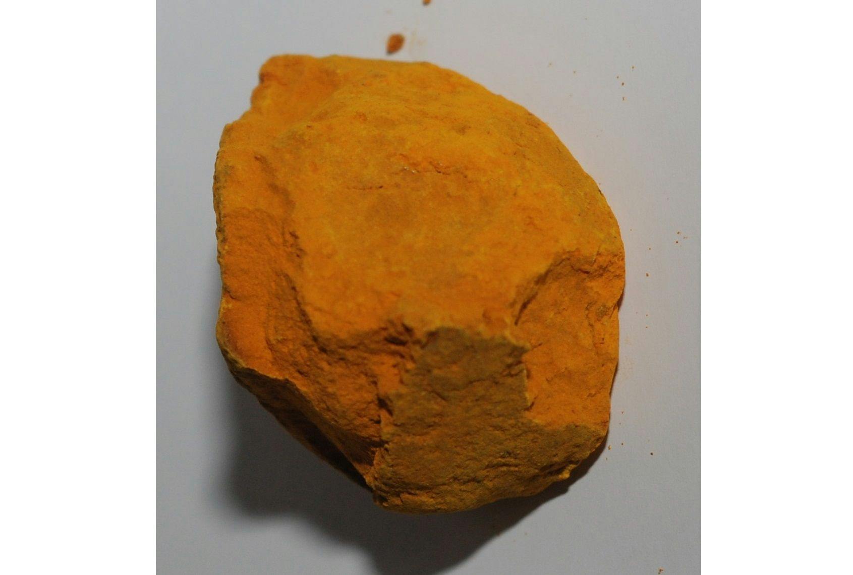 Indian Yellow in pigment form