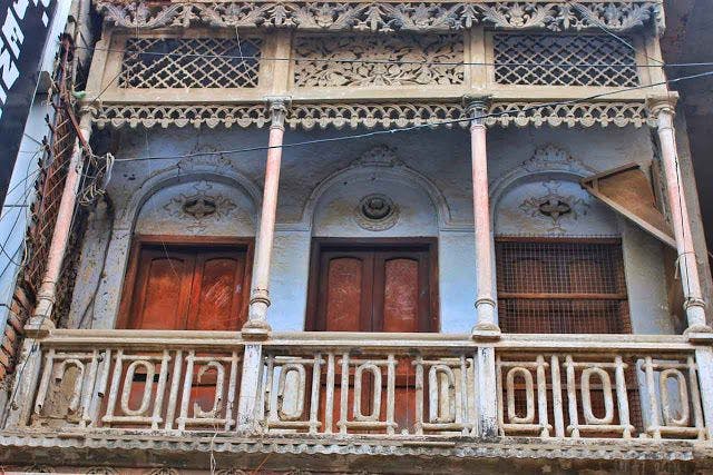 Balcony of a vintage house in Chowk, Lucknow