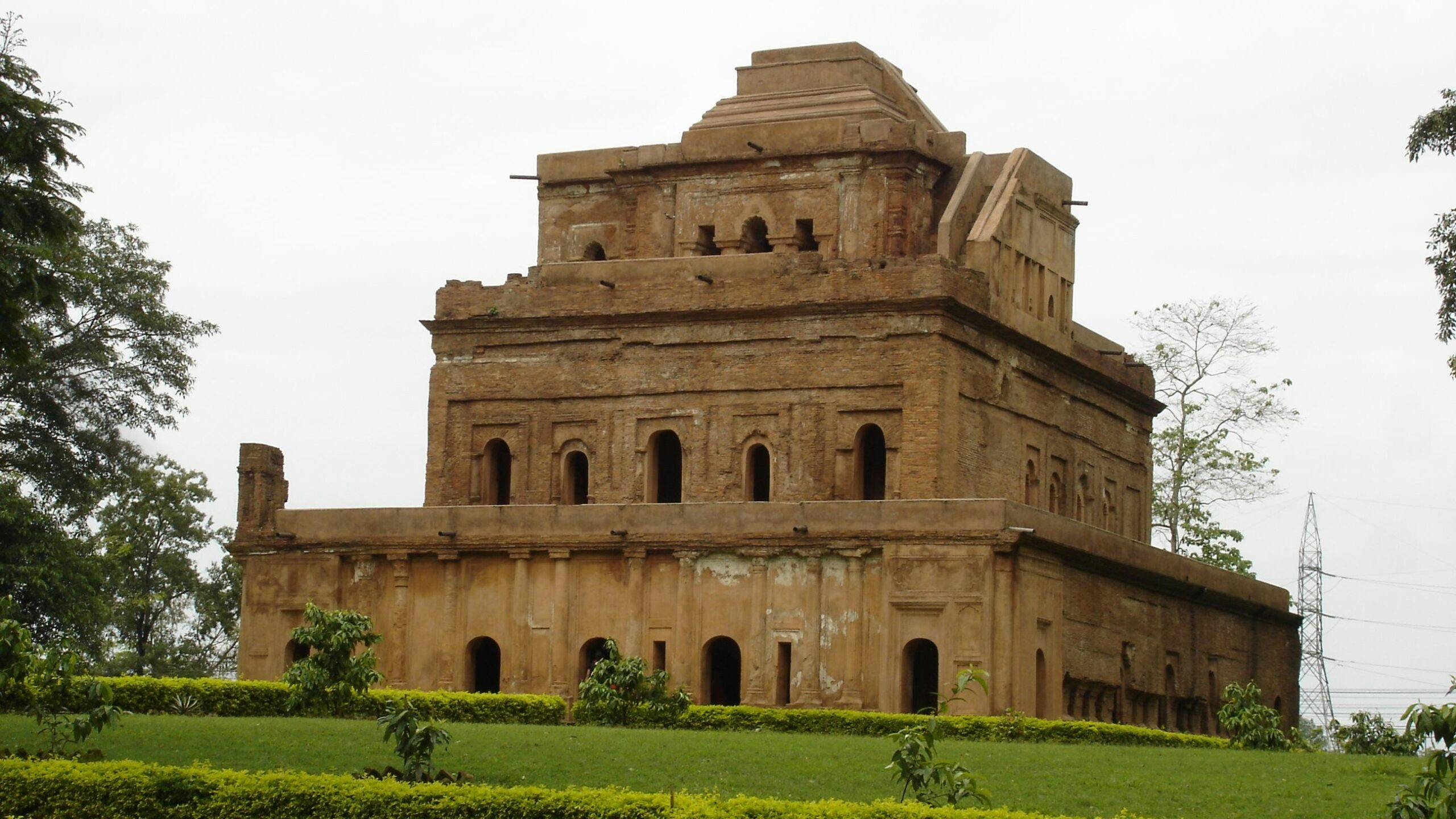 Kareng Ghar in Sivasagar, built by the Ahom rulers | Wikimedia Commons 