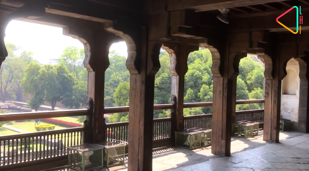Columns in the hall of Shaniwarwada