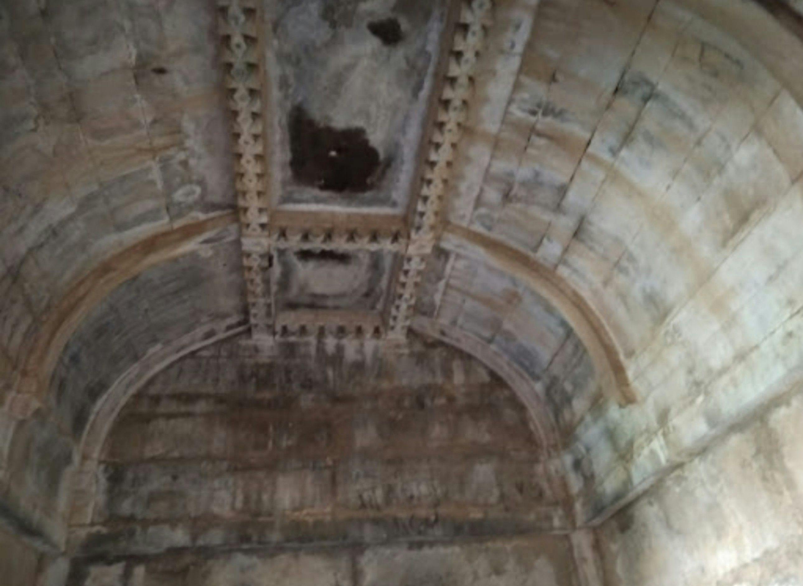 Stone ceiling of the Kutchery (courtroom) in Agori Fort