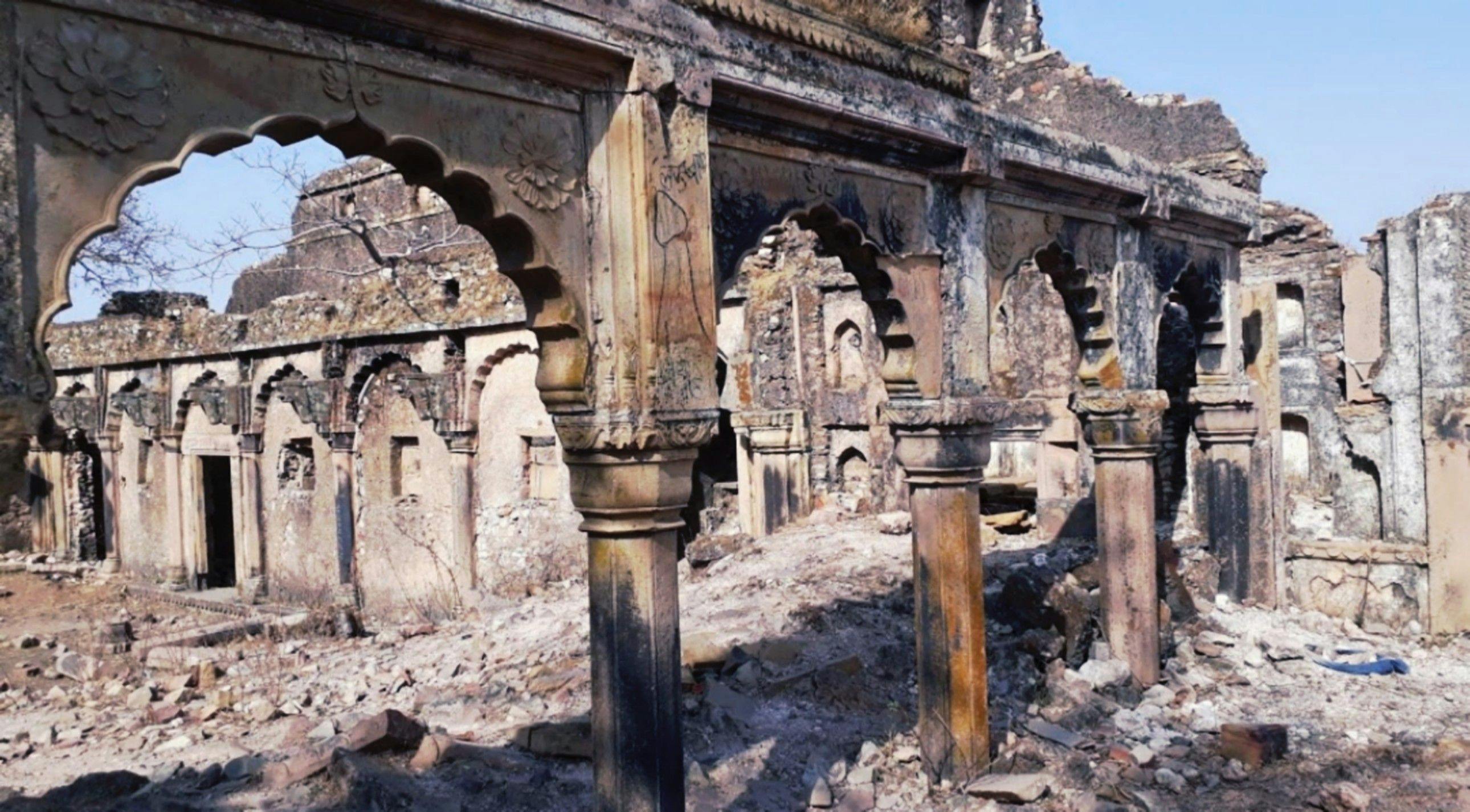 Ruins of the Rang Mahal of Vijaygarh, popularly known as Princess Chandrakanta’s Palace