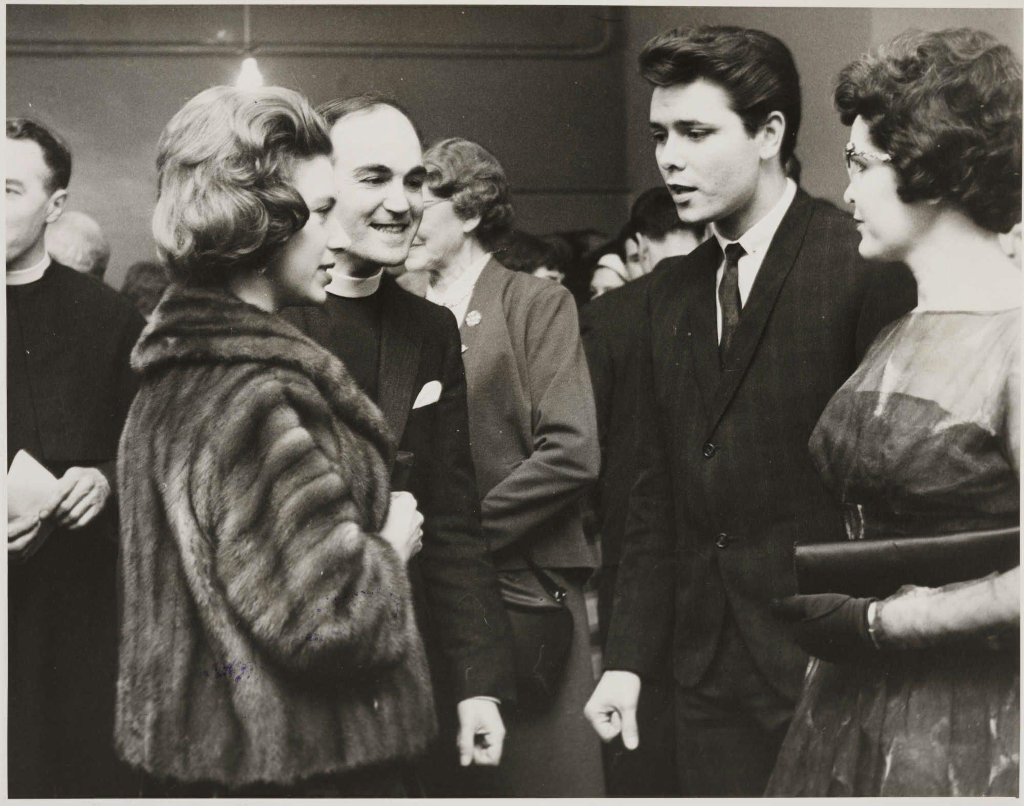 Princess Margaret (left) and Cliff Richard at the 59 Club, London in 1962