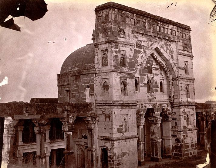 Lal Darwaza Masjid