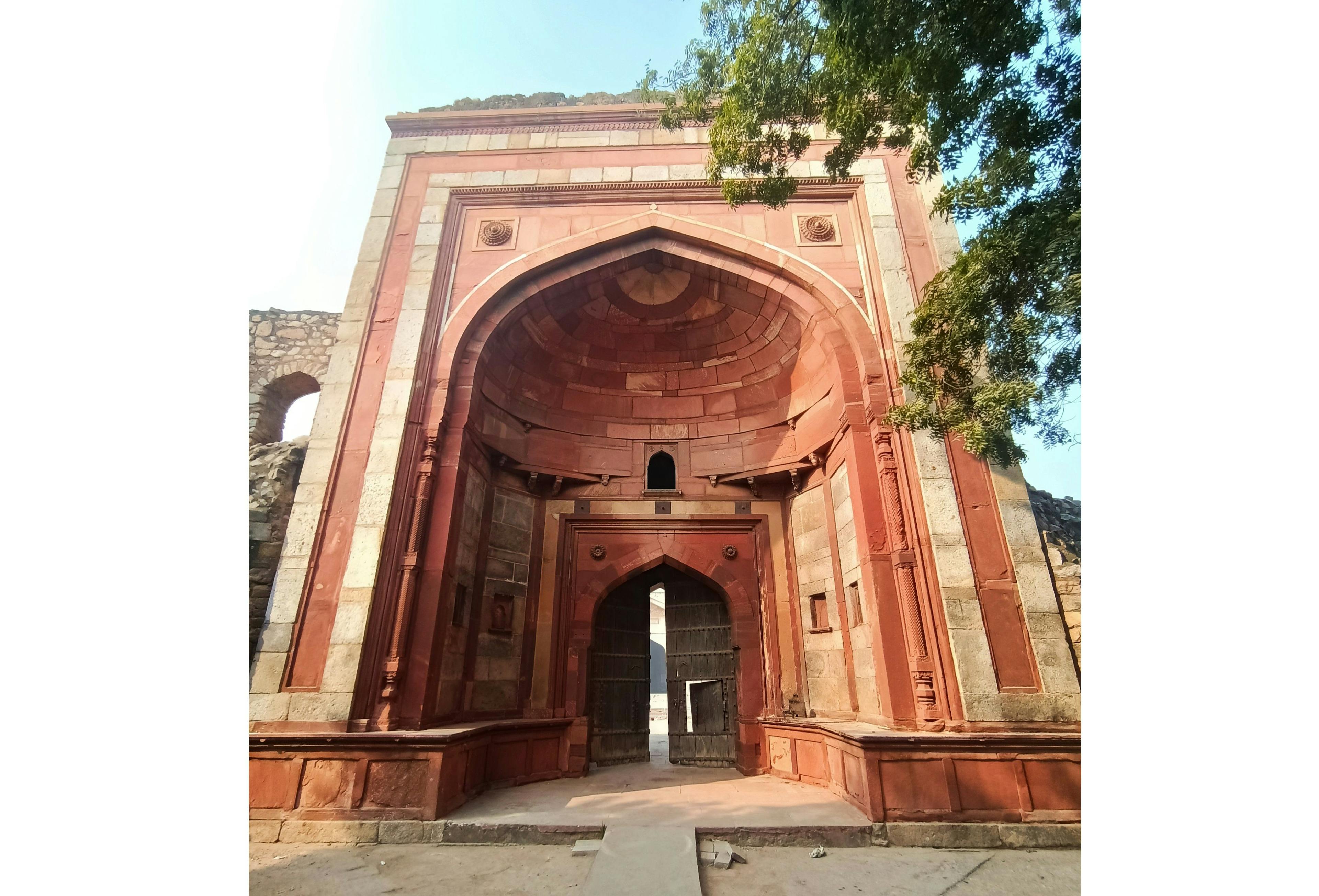The main entrance to Khair-ul-Manzil 