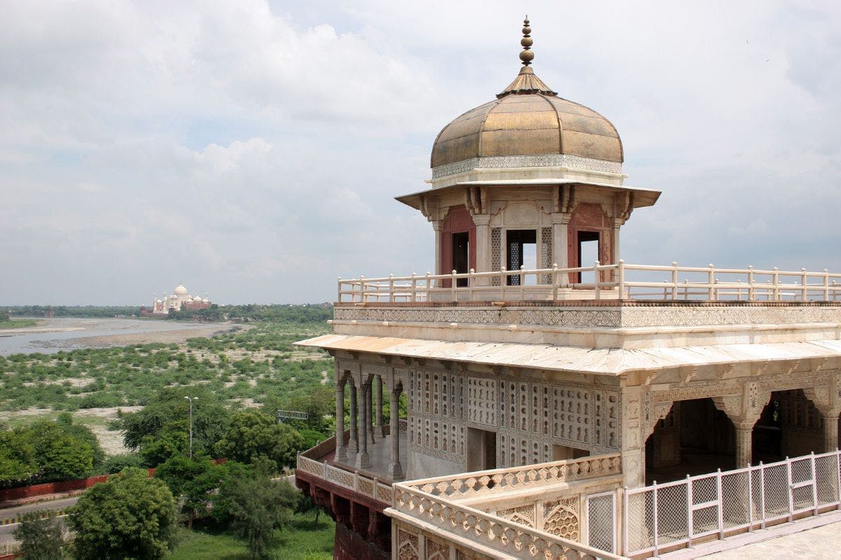 Musamman Burj with a view of the Taj Mahal