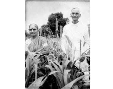 Gopal Mukund Huddar with his wife Manorama