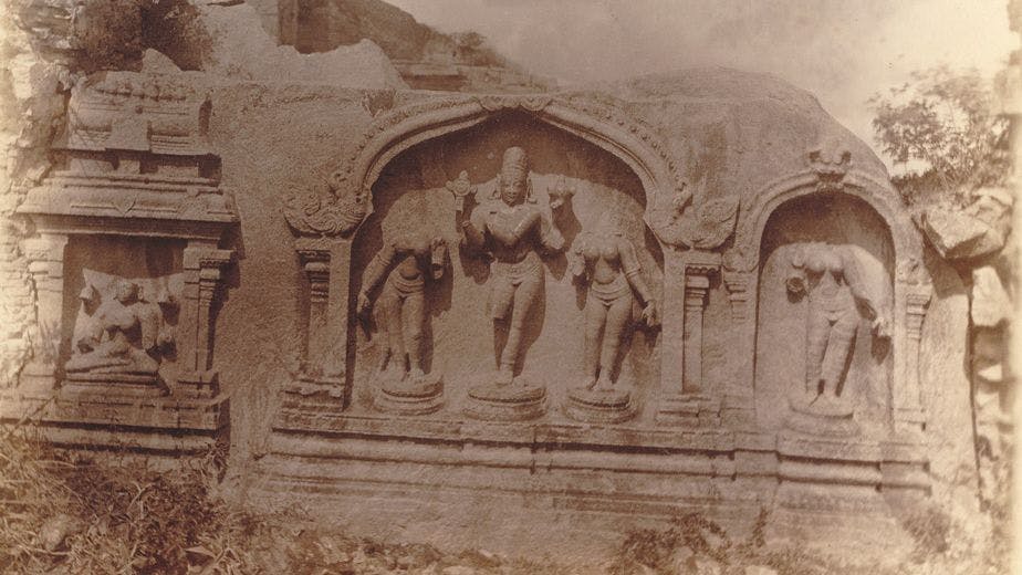 Rock-cut image of Venugopalaswami near the Rajagiri 