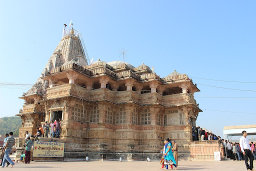 The main shrine of Vishnu/Krishna at Shyamlaji