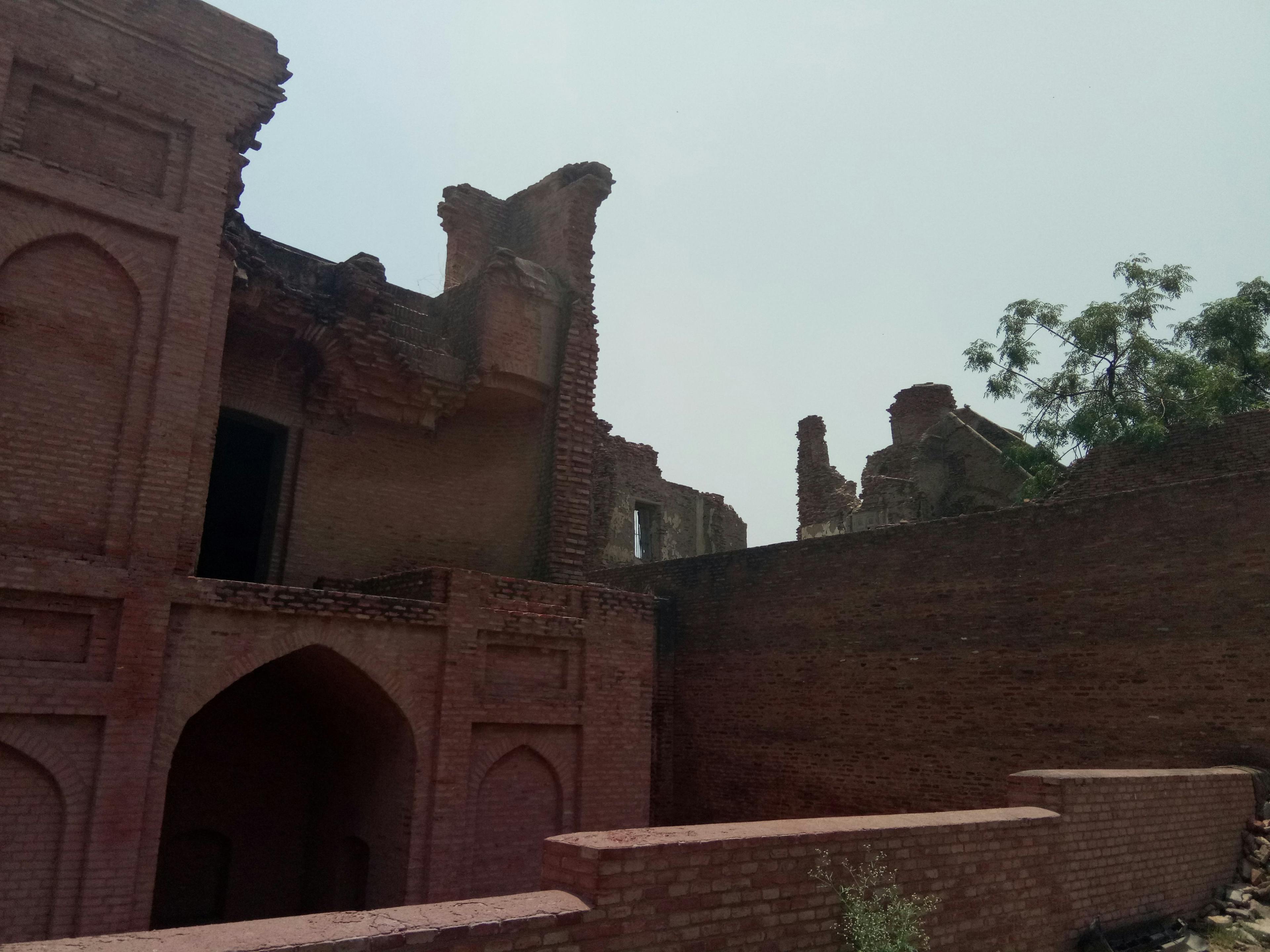 The sarai, today in a dilapidated state