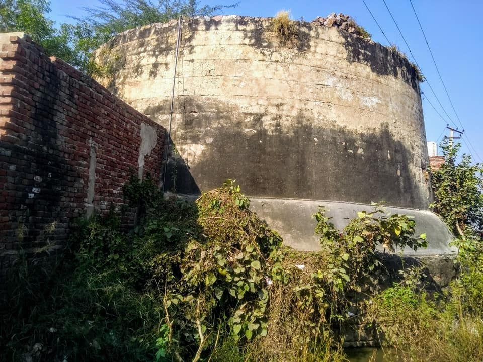 Badshahpur Fort