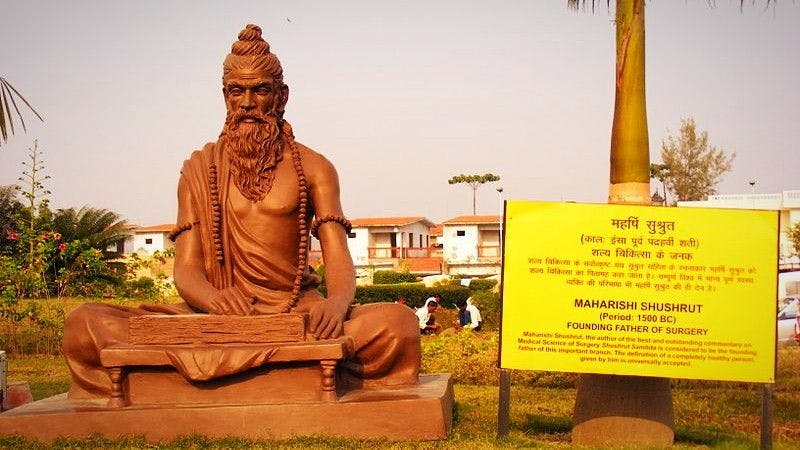 Statue depicting Rishi Sushruta