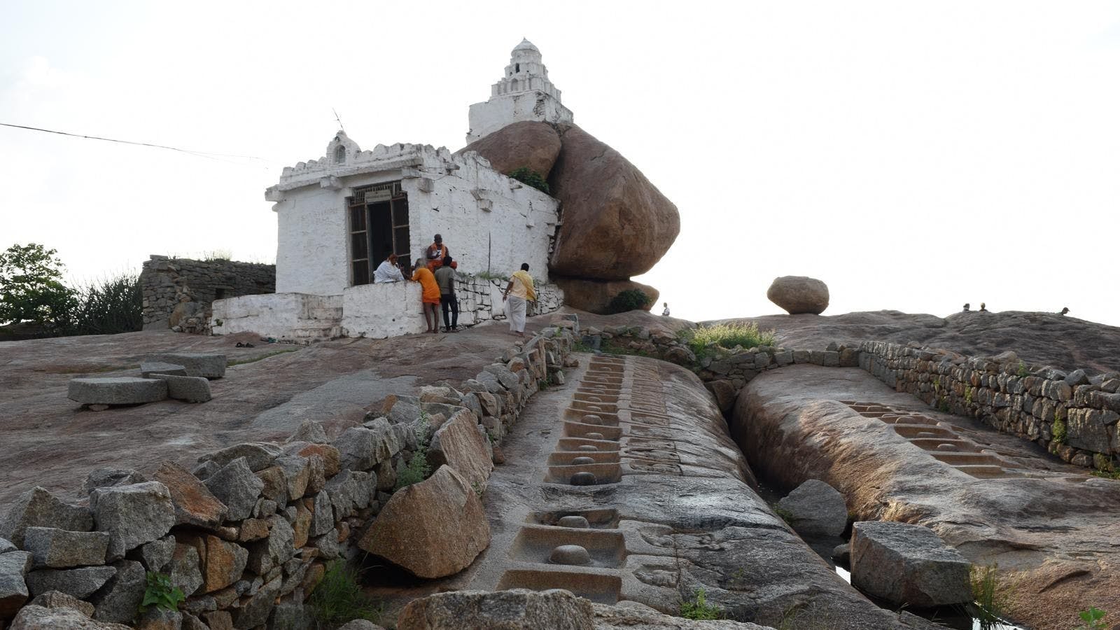 Shiva Temple and fissure created by Lakshman, Malyavanta Hill