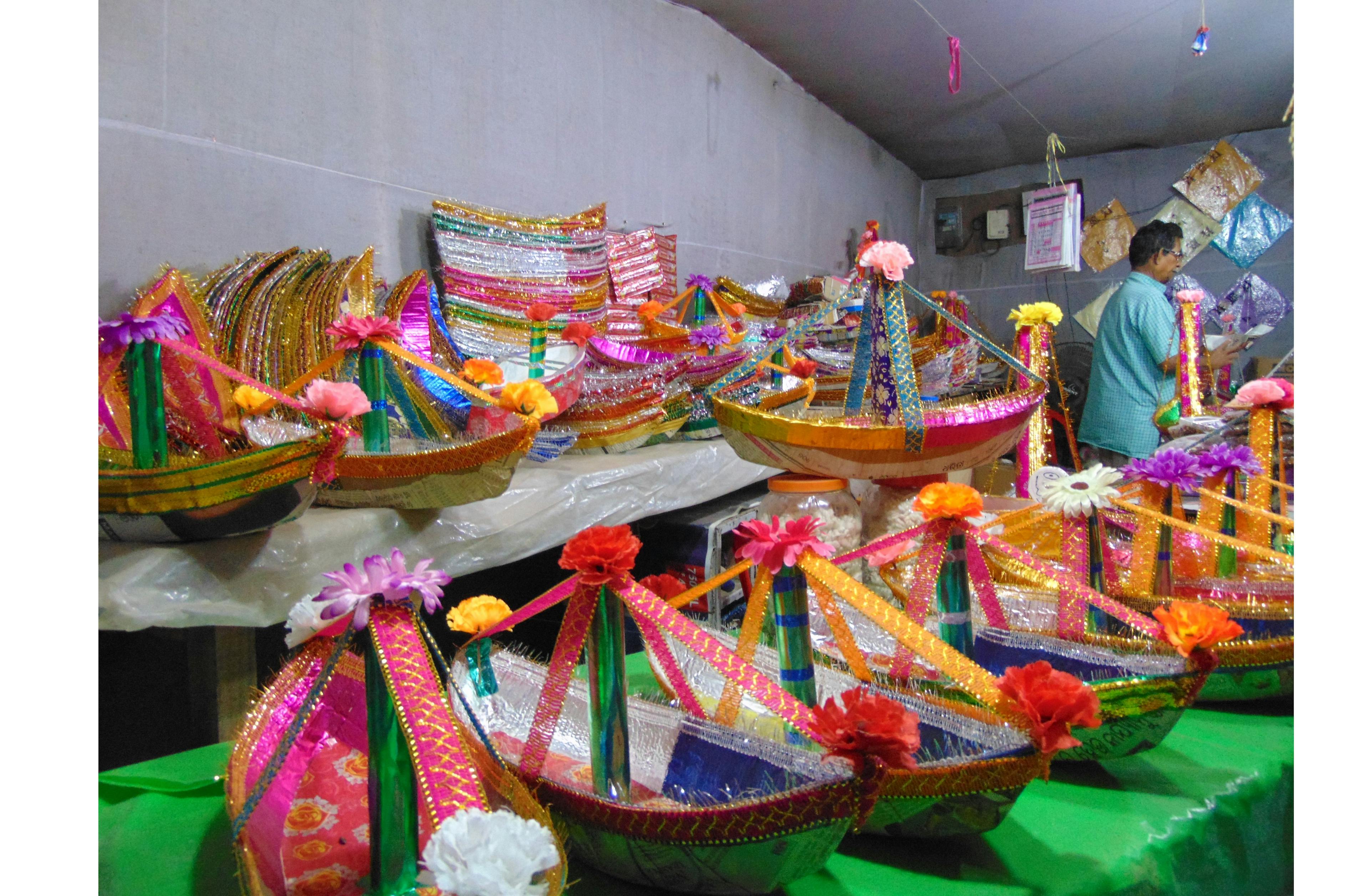 Shop selling paper boats in Bhubaneswar
