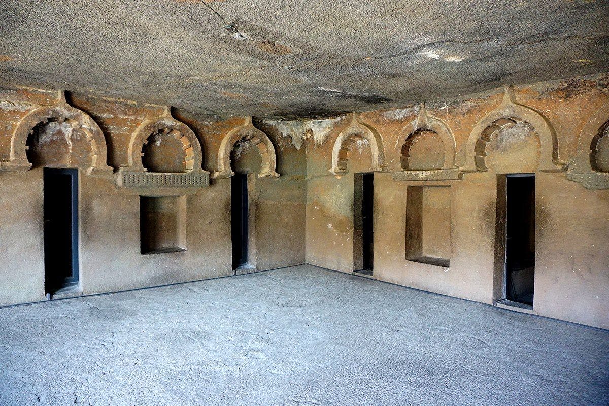 Vihara Cells, Cave 12