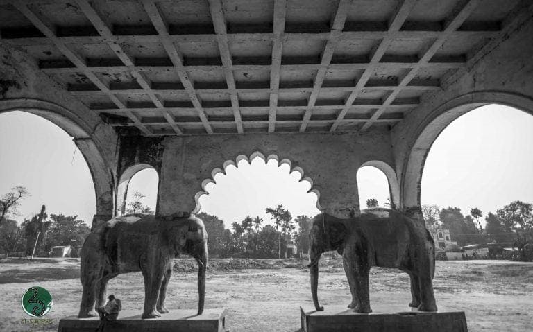 The elephant-styled pillars