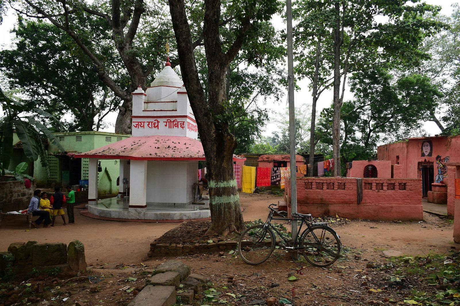 Modern temples at Deulghata
