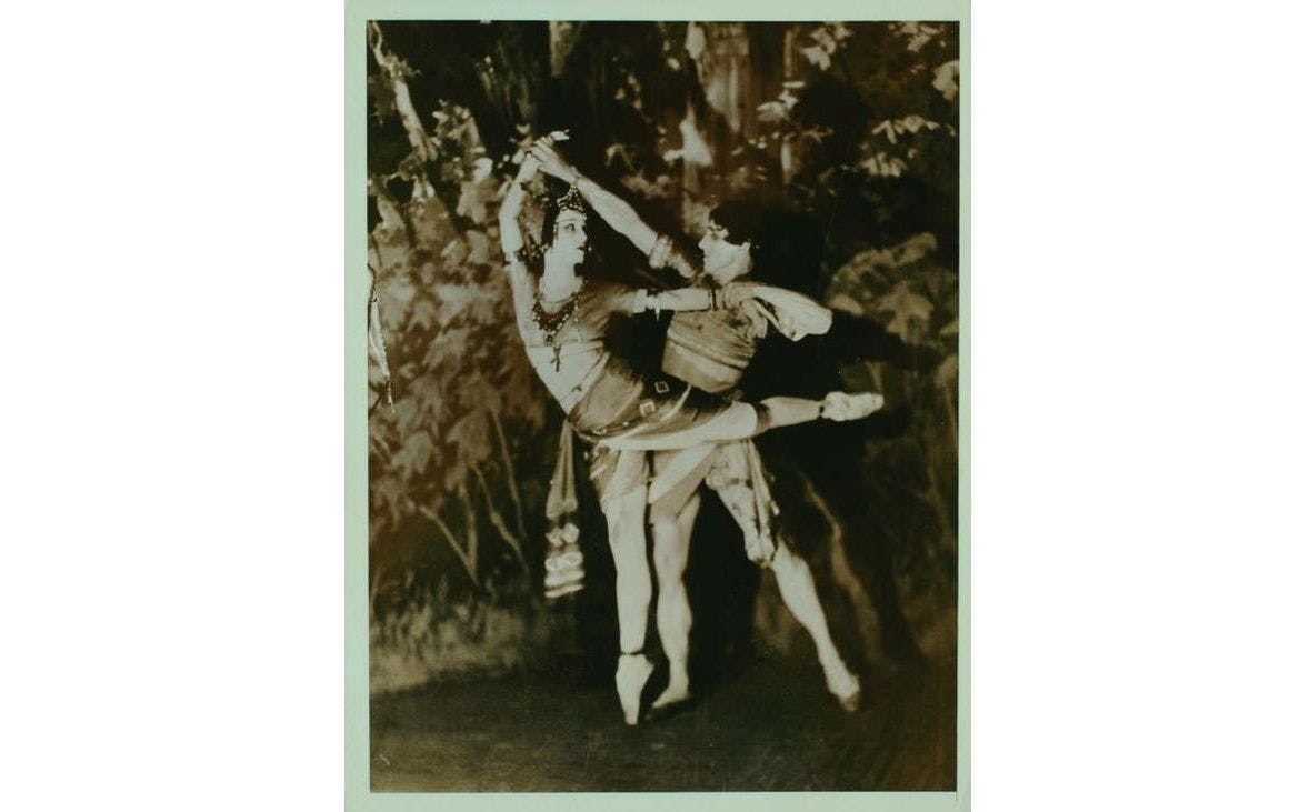 Anna Pavlova and Laurent Novikoff in Ajanta’s Frescoes (1923)