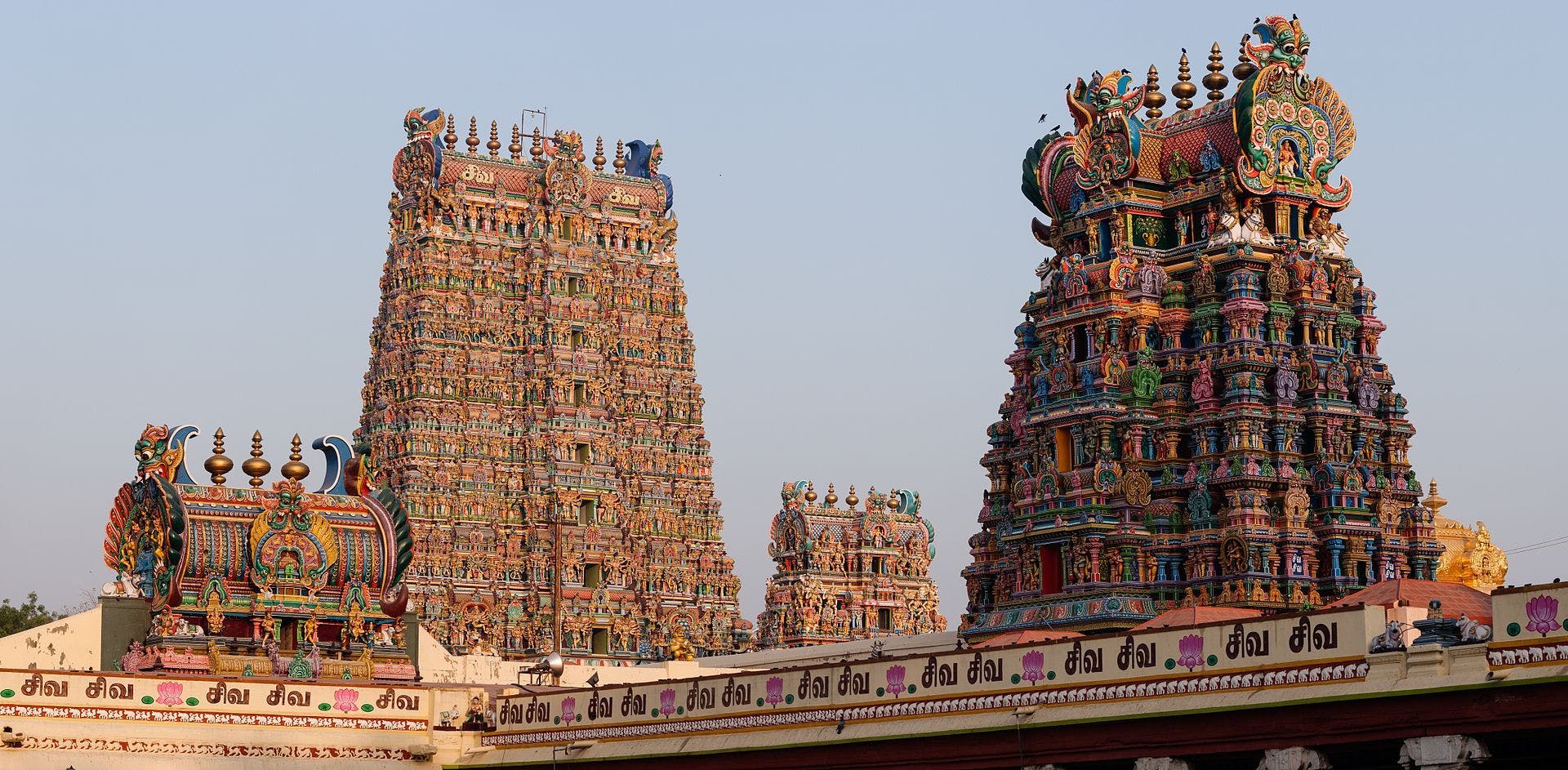 Meenakshi temple has 14 colorful gopuras