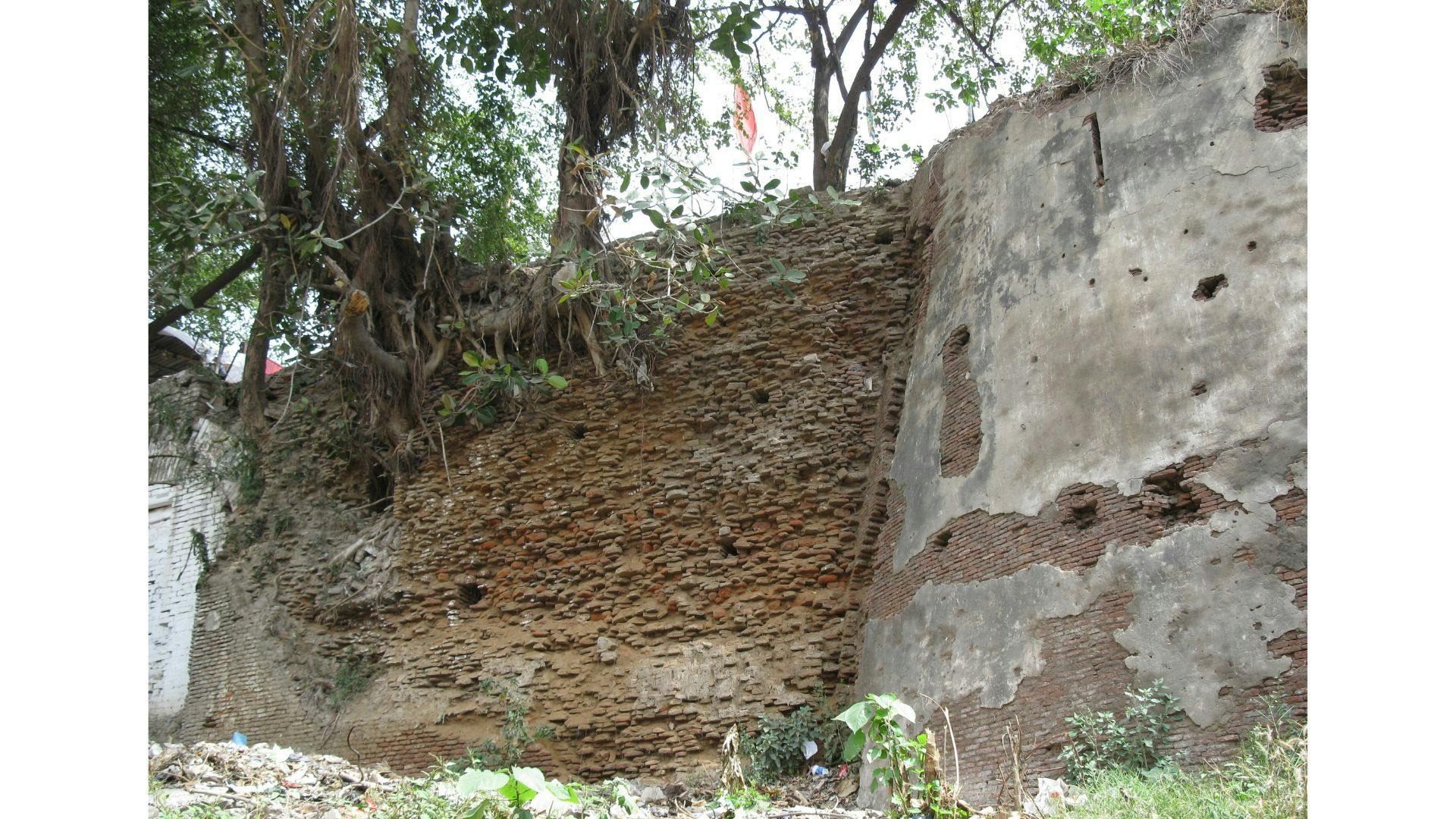 Surviving Wall of Sialkot Fort | Wikimedia Commons