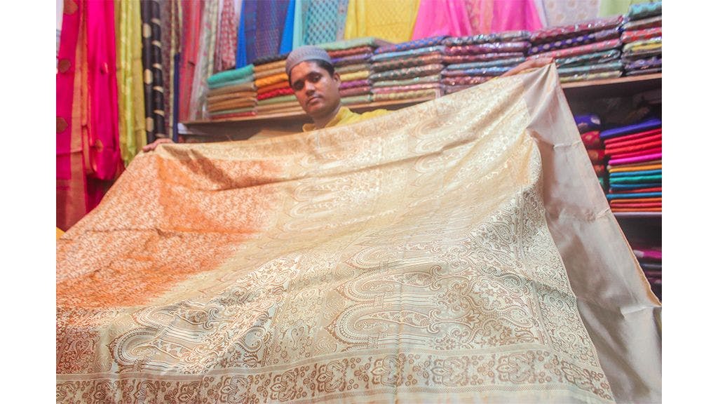 Benarasi Tanchoi saris are popular across India