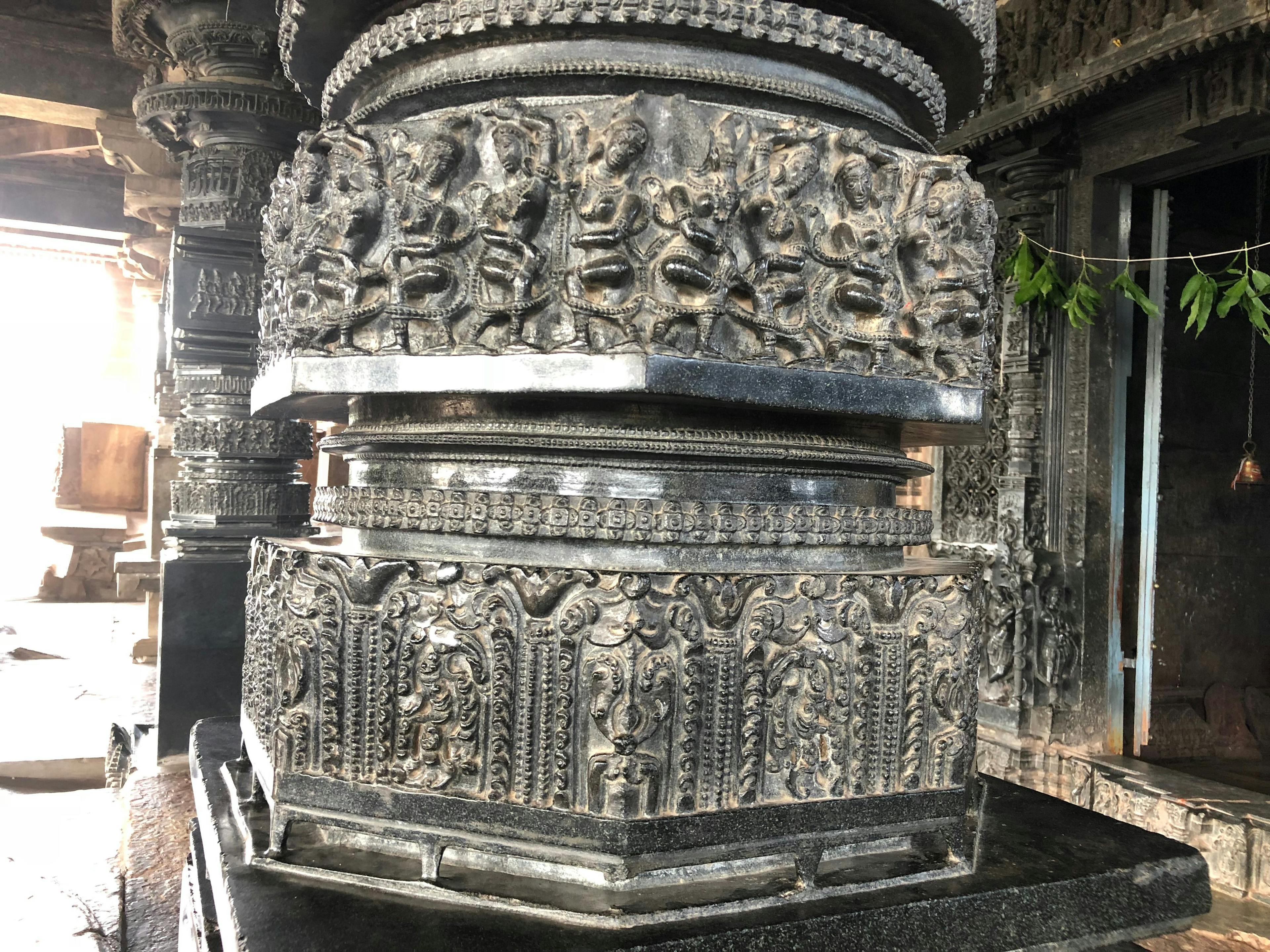 Carved pilliars at the Ramappa Temple