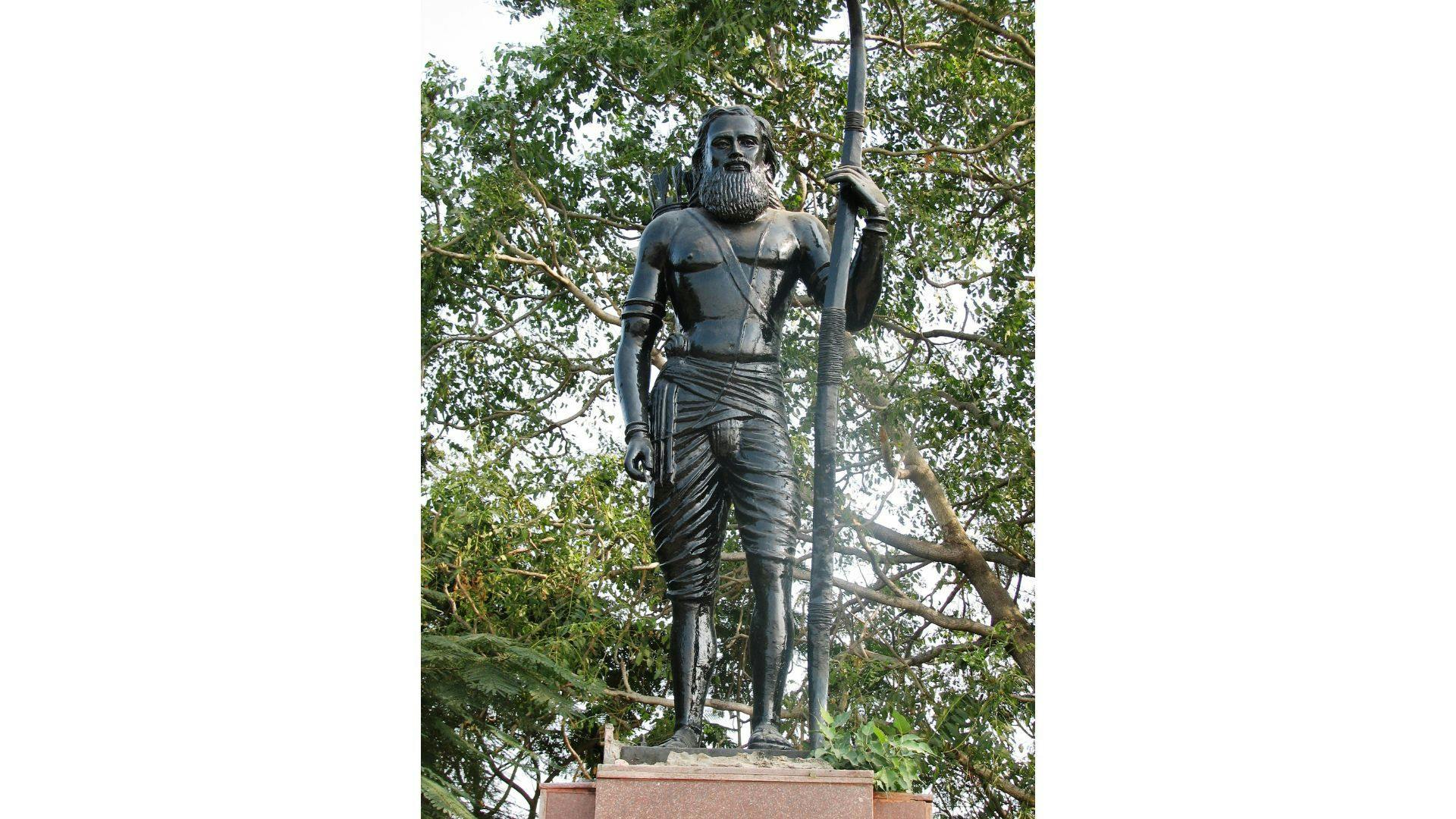 Alluri Sitarama Raju Statue | Wikimedia Commons