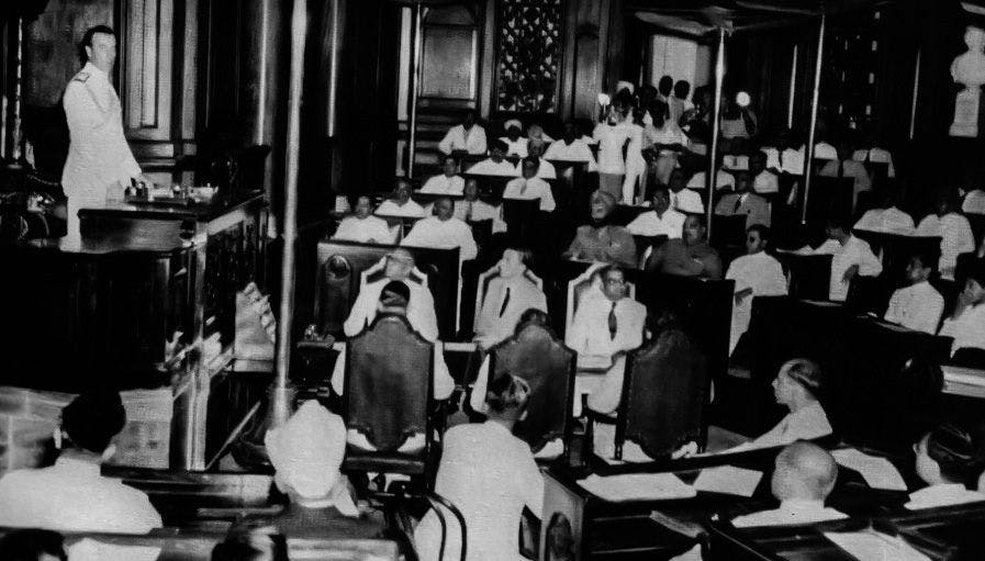 Lord Mountbatten addressing the members of Chamber of Princes in the 1940s at Council House (Parliament House), New Delhi