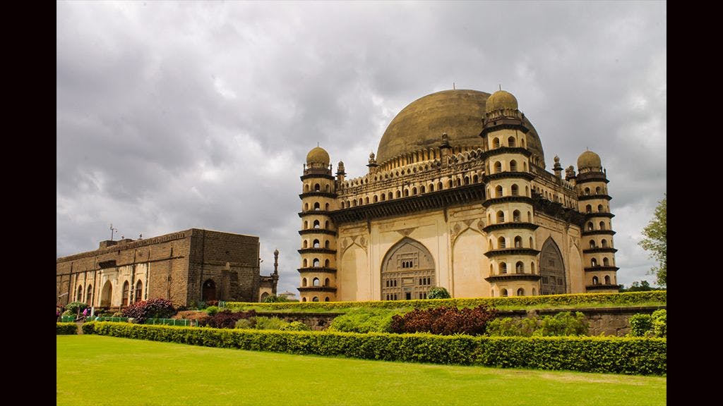 Art, aesthetics and architecture all come together to create the magic at Gol Gumbaz