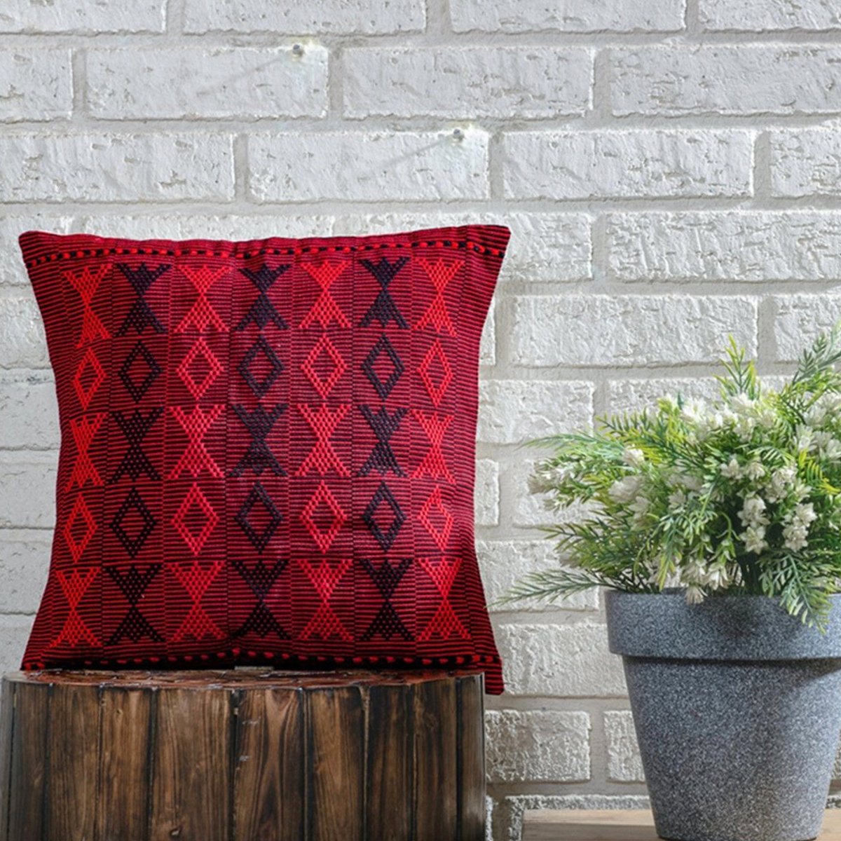 Cotton Cushion Cover Handwoven in a Arrowhead Pattern | 18 x 18 inches