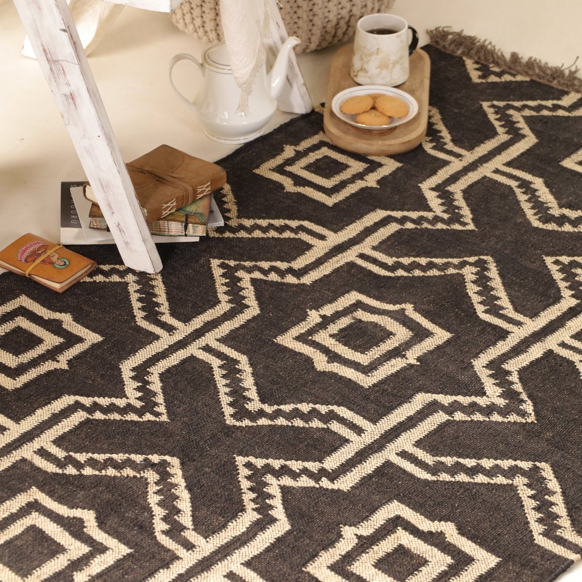 Monochrome Sustainable Rug In 3 x 5 ft Geometric pattern Handcrafted In India