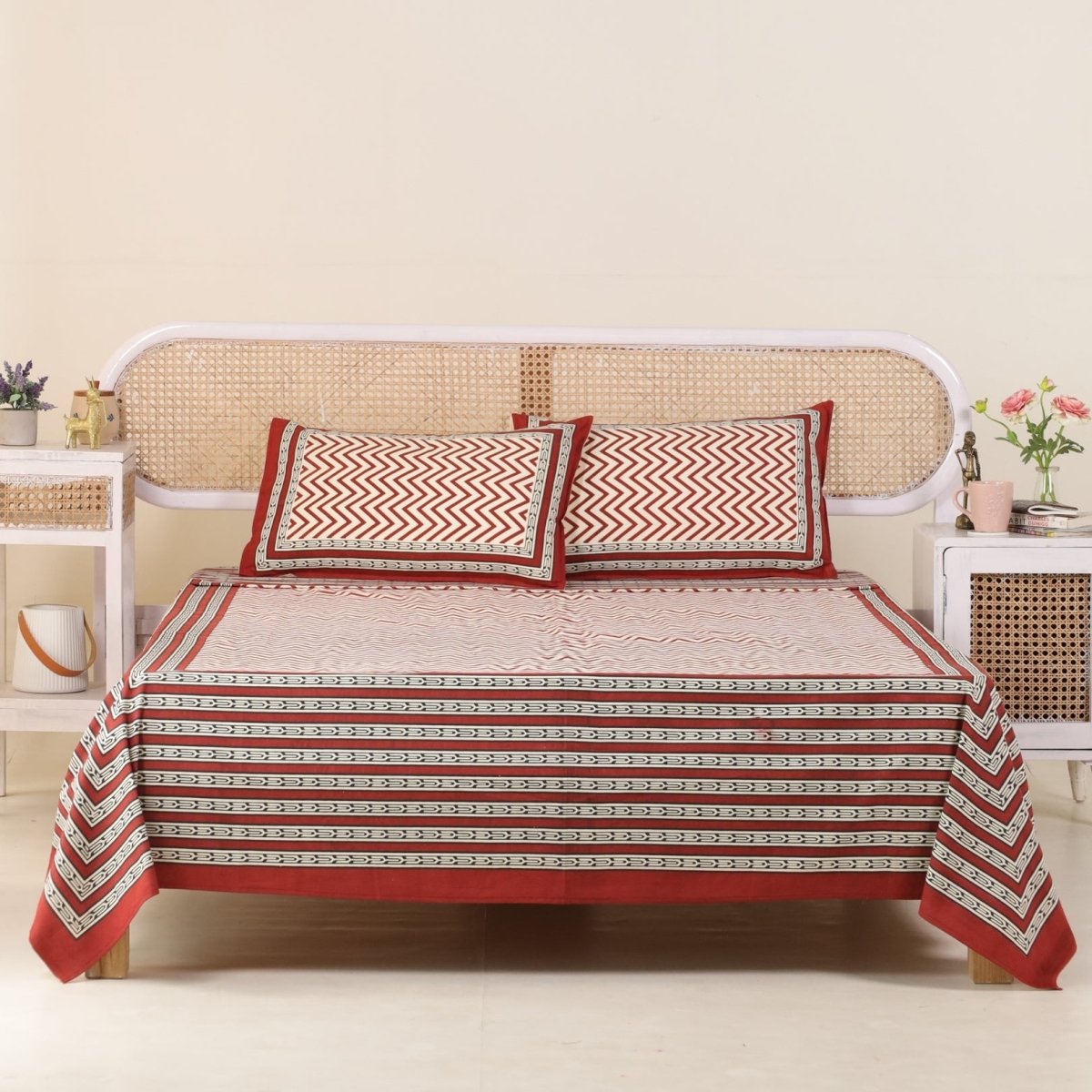Cotton Bed sheet in Queen Size With 2 Pillow Covers Hand Printed In Maroon & Black