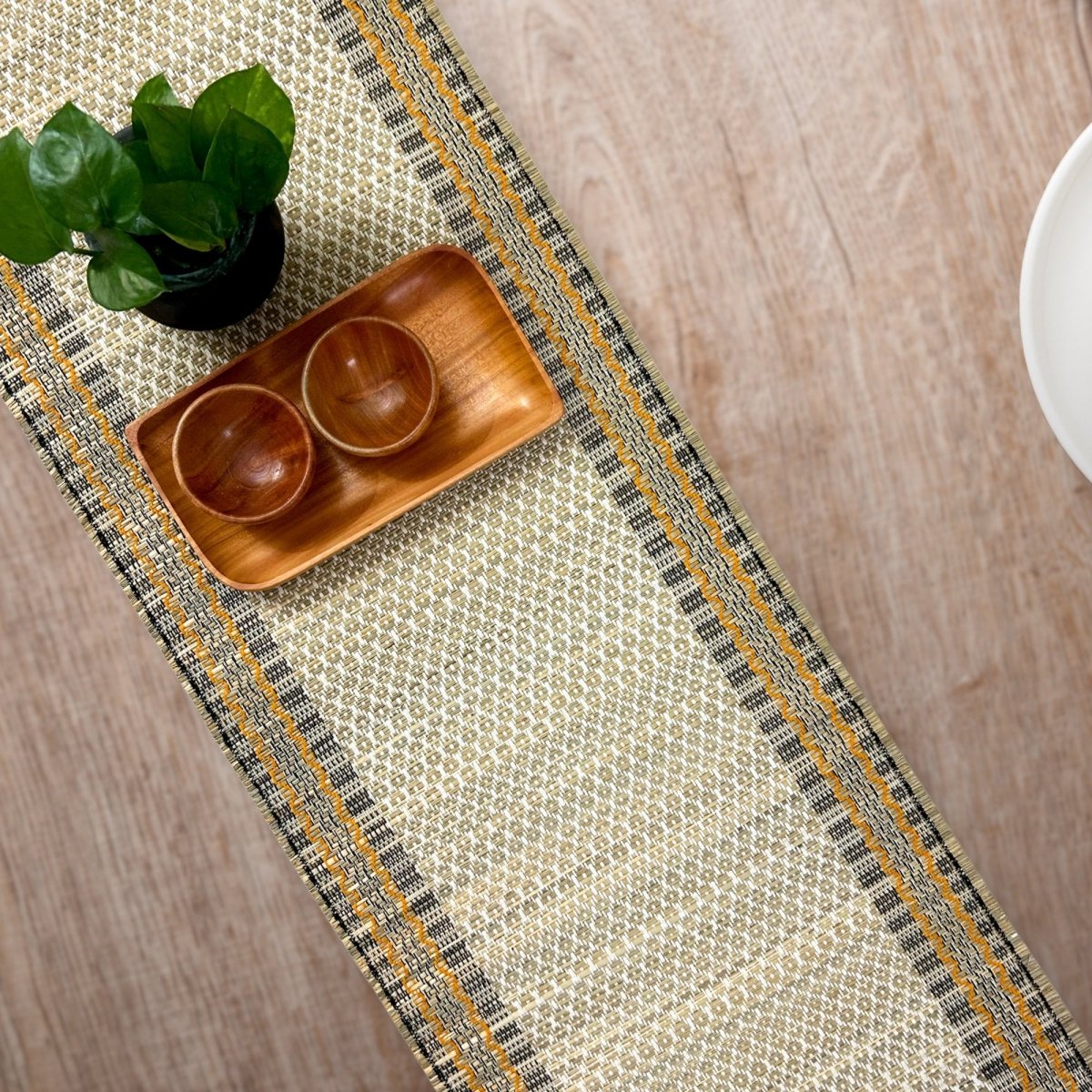 Handmade Dining Table Runner Eco Friendly Tableware Sustainably Handwoven from Natural Grass